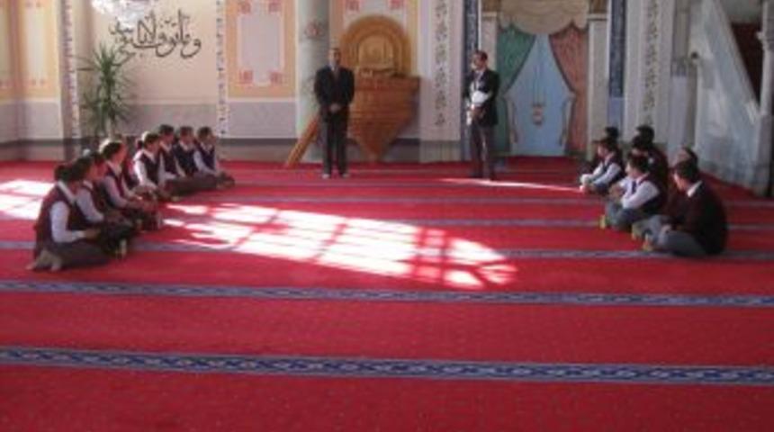 Senirkent'te &ouml;ğrencilere camiler tanıtılıyor