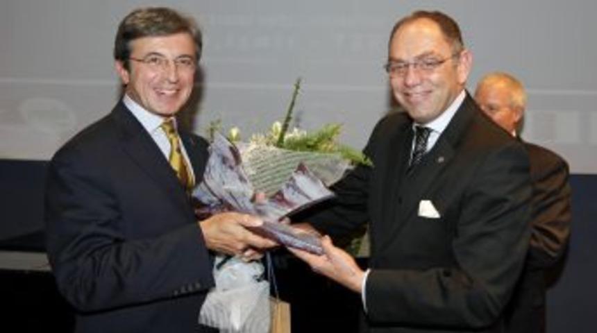 İş Bankası Genel M&uuml;d&uuml;r&uuml; &Ouml;zince: AB ilk t&uuml;msekte tekledi