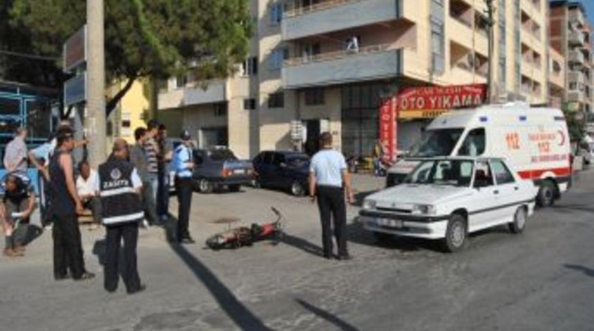Otomobille motosiklet &ccedil;arpıştı: 2 yaralı