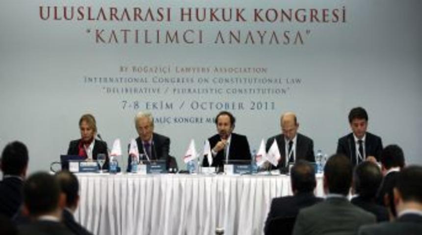 Burhan Kuzu: Kenan Evren&rsquo;e verilecek en g&uuml;zel cevap sivil bir anayasadır