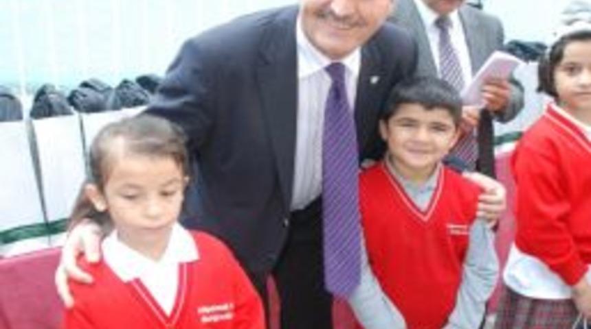 Osmangazi Belediyesi'nden &ouml;ğrencilere kırtasiye yardımı