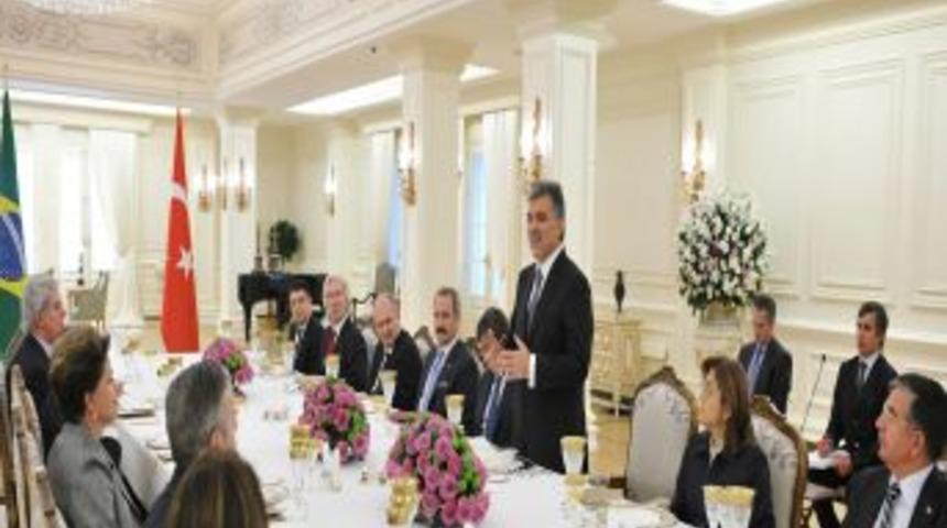 G&uuml;l, Brezilyalı meslektaşı i&ccedil;in &ccedil;alışma yemeği verdi