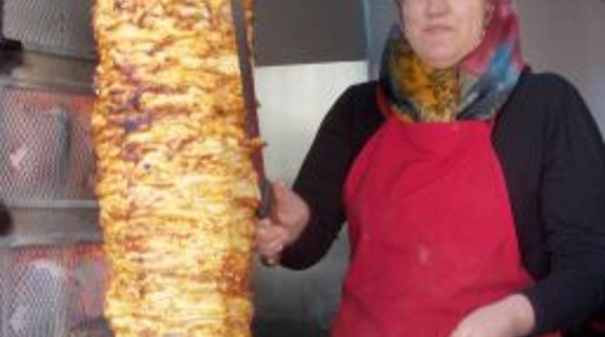 Nevşehir&rsquo;in tek kadın d&ouml;ner ustası