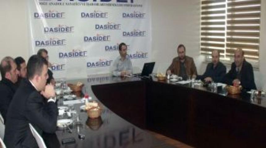 Erzurumlu mobilya &uuml;reticileri sekt&ouml;r&uuml;n sorunlarını konuştu