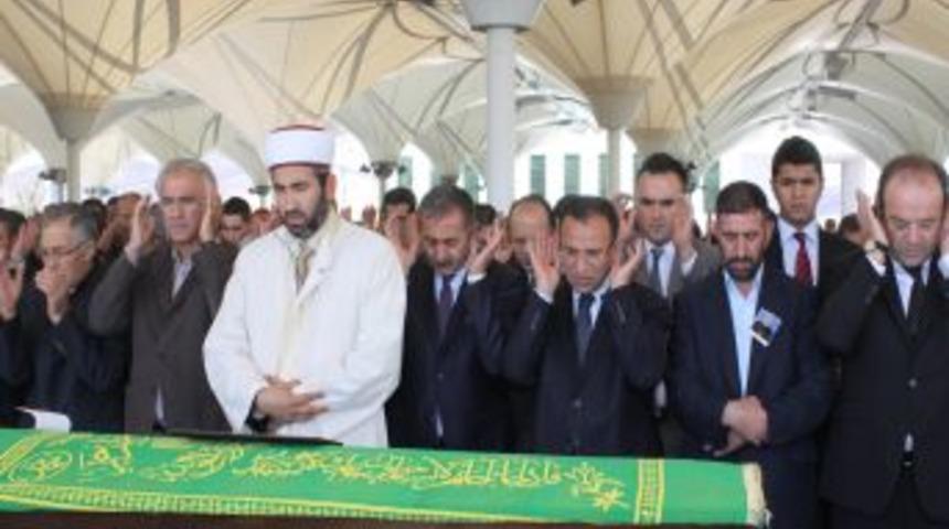 Kumrular Sokak'ta yararlan Halis Öztürk'ün ailesi, iki acıyı birden yaşadı