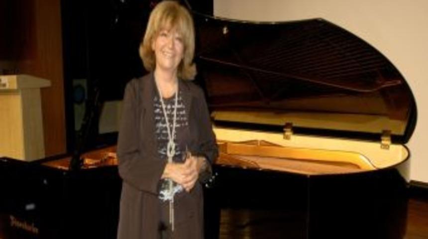 İdil Biret: L&uuml;zumsuz m&uuml;zik yapmaktansa hi&ccedil; yapmamayı tercih ederim