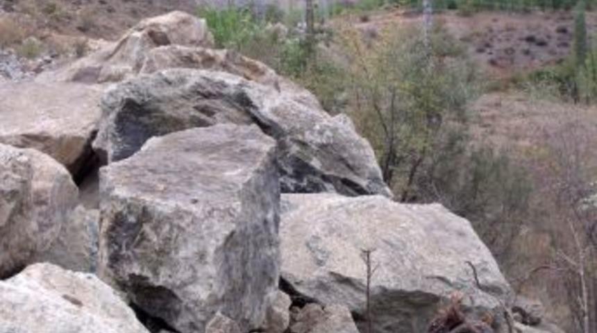 Baraj altında kalacak tarlalarına istimlak yapılmadığı i&ccedil;in giremiyorlar