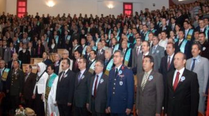 Dumlupınar &Uuml;niversitesi akademik yılı a&ccedil;tı