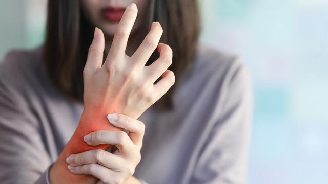 Sinsi ilerliyor, ilk belirtisi kırık olabiliyor! Kemik erimesinde kritik uyarı