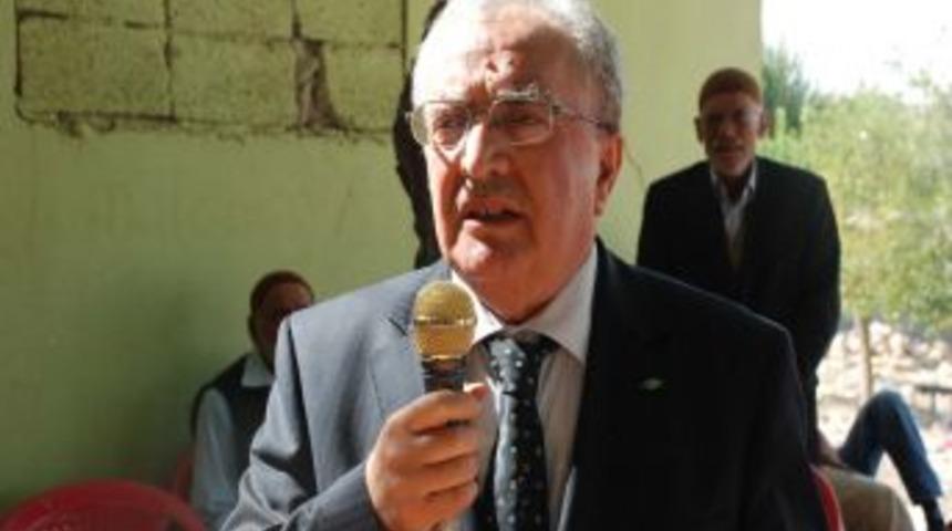 Atakentlilerin beklediği caminin temelini Vali Sodan attı