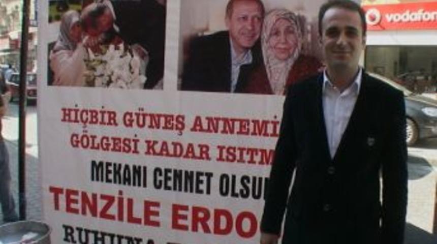 İzmirli esnaflar Başbakan'ın merhume annesi i&ccedil;in lokma dağıttı