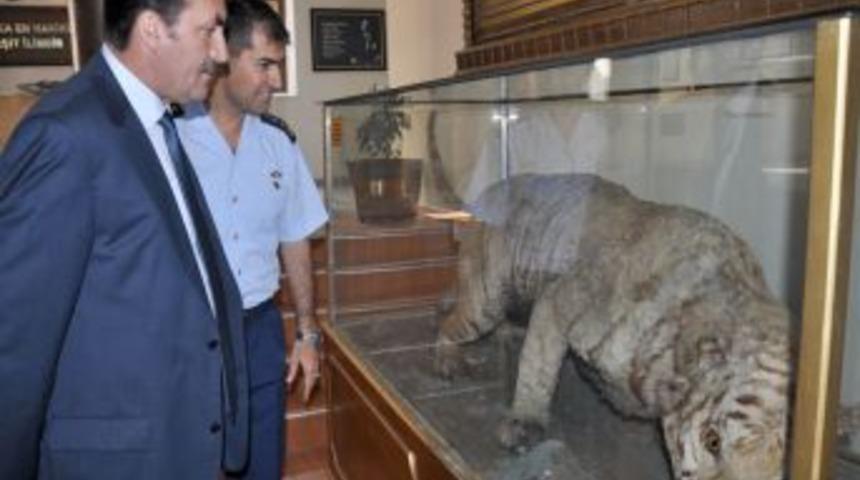 Osmangazi Belediye Başkanı D&uuml;ndar, Işıklar Askeri Hava Lisesi'ni ziyaret etti