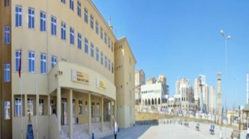 Başakşehir İmam-Hatip Lisesi'ne kavuştu