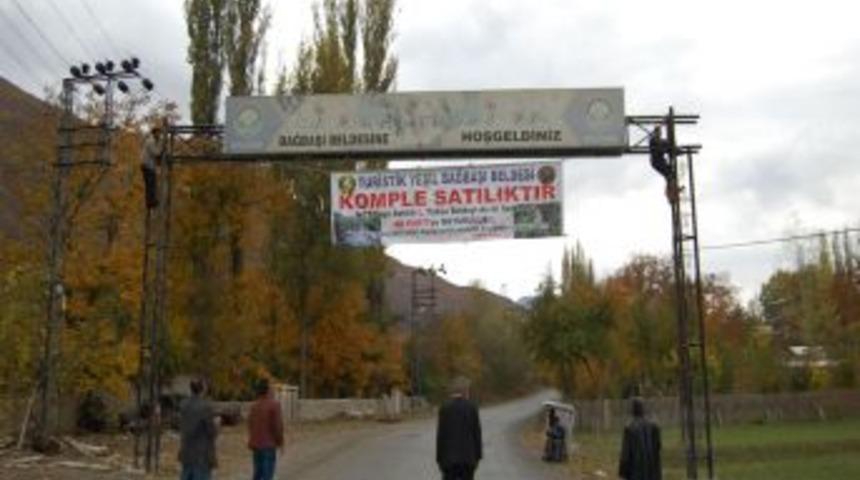 HES'e karşı &ccedil;ıkan Bağbaşılılar, beldelerini satılığa &ccedil;ıkardı