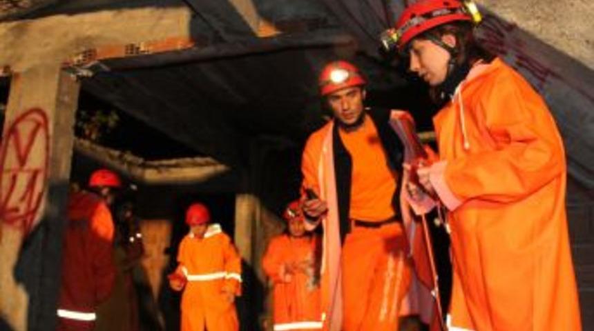 MİT’in güvenmediği bayanlar, gece tatbikatında erkeklere taş çıkarttı