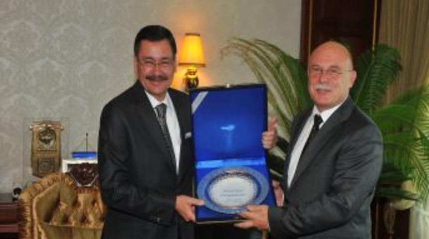 B&uuml;y&uuml;kel&ccedil;ilerden Ankara&rsquo;ya &ouml;vg&uuml;