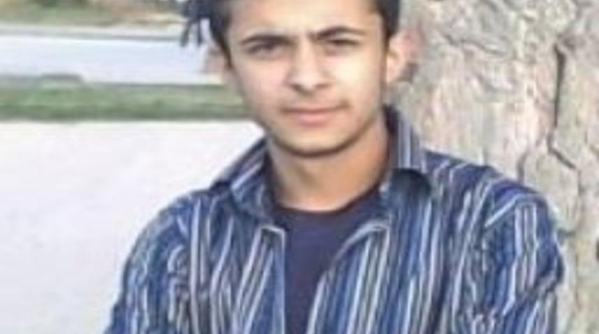 Kamyonete arkadan çarpan motosikletin sürücüsü öldü