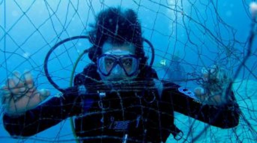 Hayalet ağlar, dalgıçların hayatını riske sokuyor
