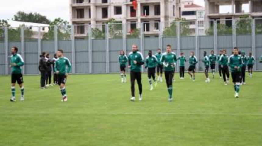 Bursaspor, Trabzonspor maçı hazırlıklarına moralsiz başladı