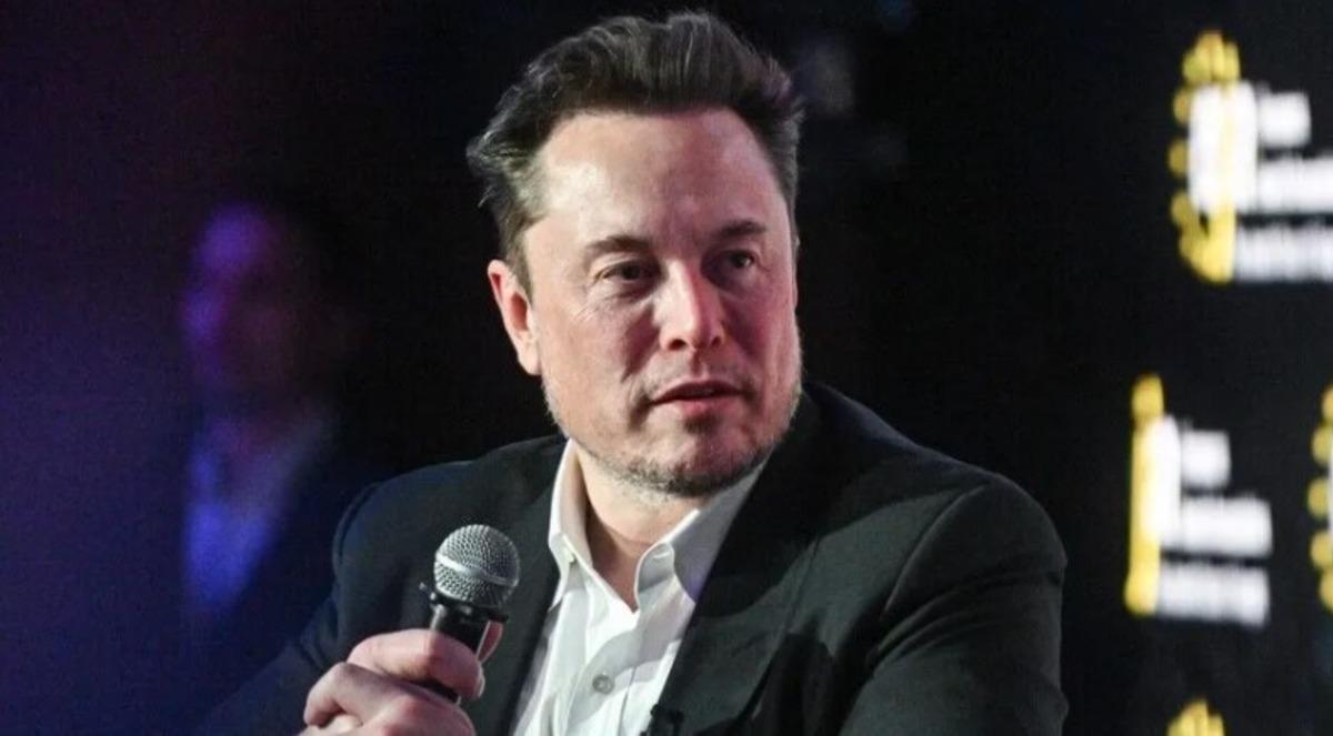 Tesla nın arabası u&ccedil;uyor, hissesi d&uuml;ş&uuml;yor: G&ouml;zler &ccedil;arşambada 1