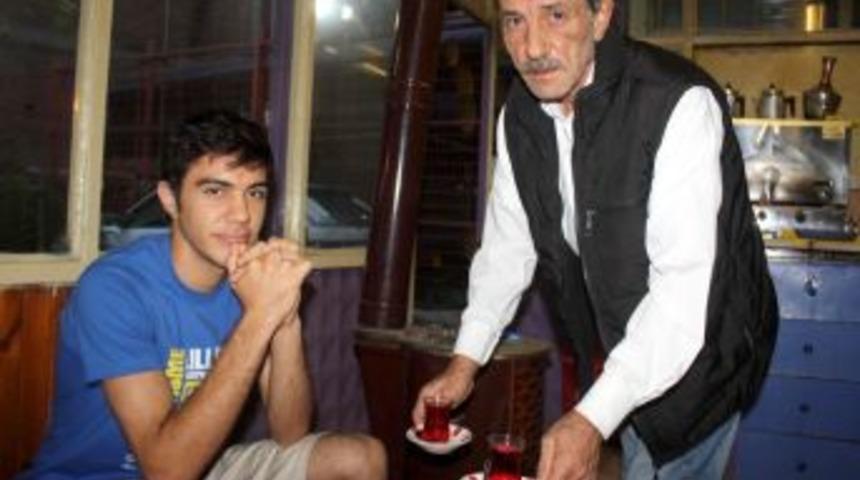 &Ouml;d&uuml;ls&uuml;z şampiyon, Londra Olimpiyatları&rsquo;na katılacak