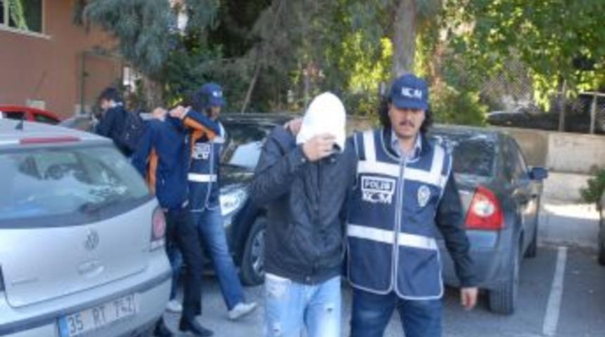 Kredi kartı dolandırıcılığı çetesi adliyede