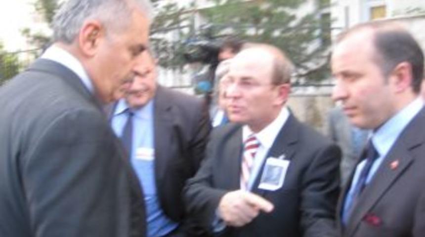 Binali Yıldırım: G&uuml;n dayanışma g&uuml;n&uuml;d&uuml;r