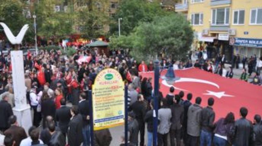 BDP binasına saldırmak isteyen grubu polis engelledi