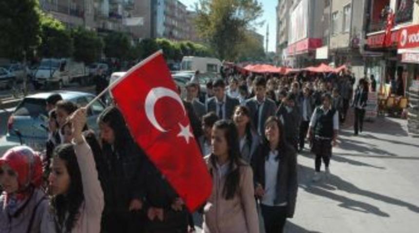Kırşehir&rsquo;de ter&ouml;re protestolar artarak devam ediyor