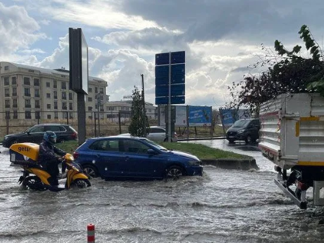 Sel mağduru s&uuml;r&uuml;c&uuml;lere uyarı! Bu hata kaskodan edebilir
