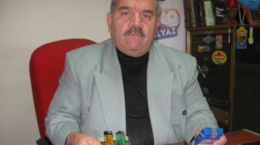 Sekiz yılda 34 kişiye sigarayı bıraktırdı