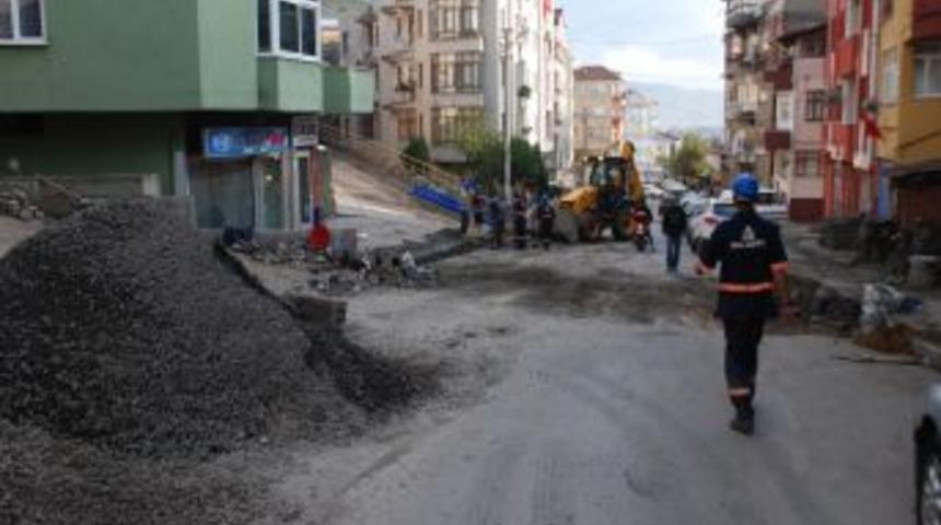 Elektrik hatları yer altına alınıyor