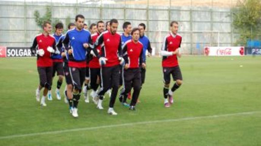 Gaziantepspor Teknik Direkt&ouml;r&uuml; Abdullah Ercan: Galatasaray'dan puan alacağız