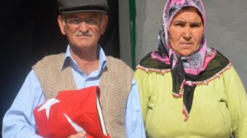 Şehidin babası: 45 dakika &ccedil;arpışıyor da kimse &ccedil;ocuğa yardıma gelmiyor