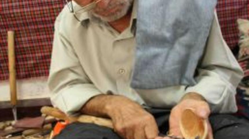 Yarım asırdır kaşık &uuml;retiyor