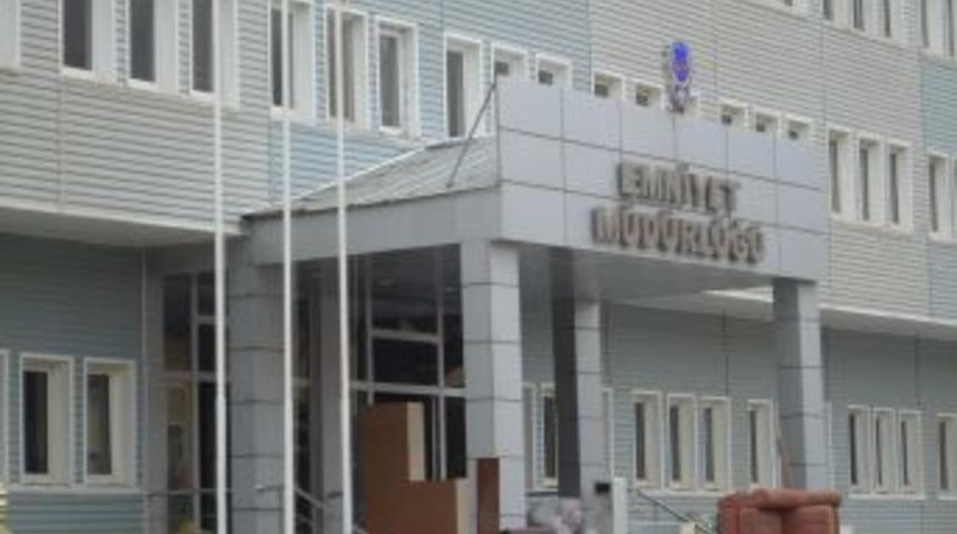 Bitlis Emniyet M&uuml;d&uuml;r&uuml;l&uuml;ğ&uuml; binası depremde hasar g&ouml;rd&uuml;