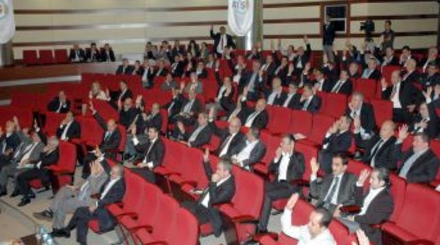 ATSO y&ouml;netiminin, Anuga Fuarı&rsquo;ndaki harcamaları meclisi gerdi...