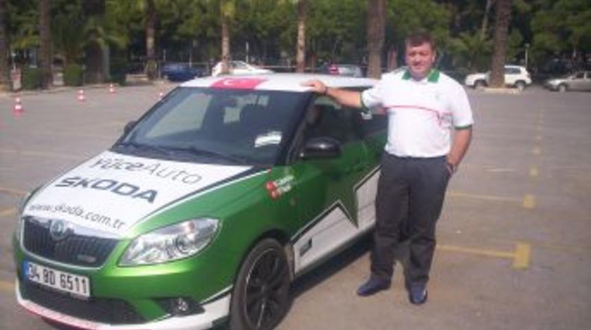 Skoda Fabia RS kullanan Burak &Ccedil;ukurova: Trafik kurallarına uyun