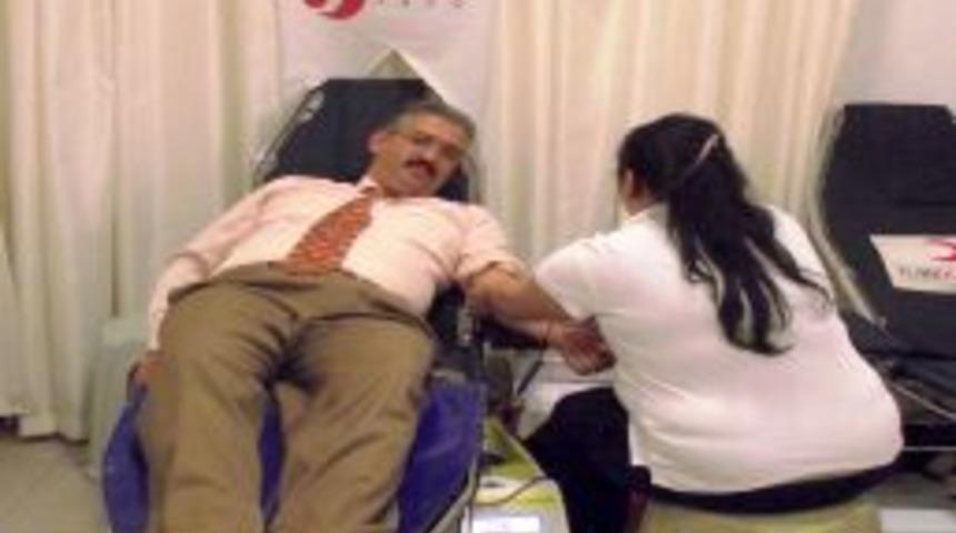 Nil&uuml;ferliler Van&rsquo;a kan bağışı yaptı