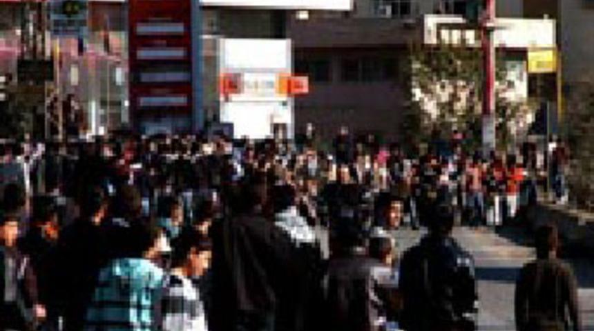 PKK sempatizanlarına esnaf dayağı