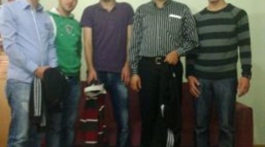 &Uuml;niversiteliler duyarsız kalmadı