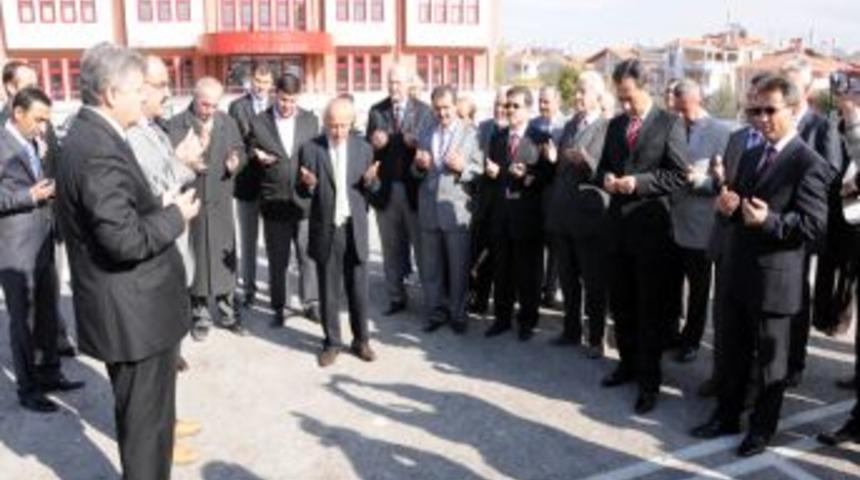 Karaman Valiliği, depremzedeleri unutmadı