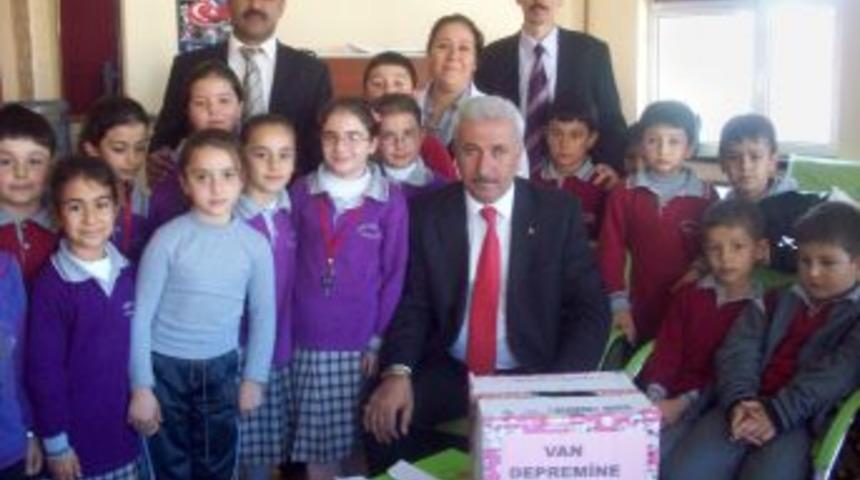 &Ouml;ğrenci har&ccedil;lıkları depremzedelere