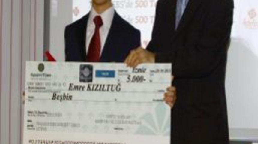 Türkiye LYS birincisi, ilk bursunu depremzedelere bağışladı