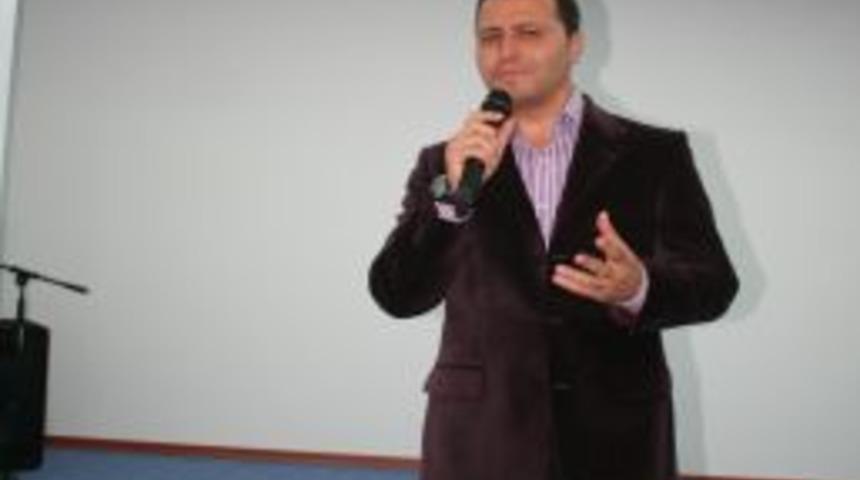 Mahkumlar İbrahim Sadri ve Orhan Hakalmaz'la moral buldu