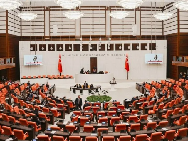 Son dakika | G&ouml;r&uuml;şmeler &ouml;ne &ccedil;ekildi! Tasfiye edilen fonlar i&ccedil;in Meclis'te hareketlilik