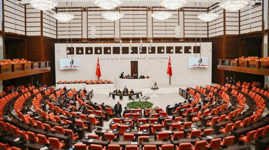 Son dakika | G&ouml;r&uuml;şmeler &ouml;ne &ccedil;ekildi! Tasfiye edilen fonlar i&ccedil;in Meclis'te hareketlilik