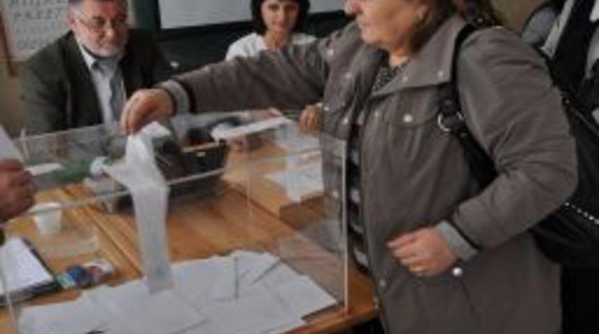 T&uuml;rkiye&rsquo;deki Bulgar vatandaşları cumhurbaşkanlığı se&ccedil;imi i&ccedil;in oy kullanıyor