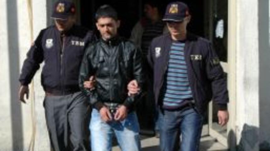 Ter&ouml;r &ouml;rg&uuml;t&uuml; propagandasından aranan zanlı İzmir'de yakalandı