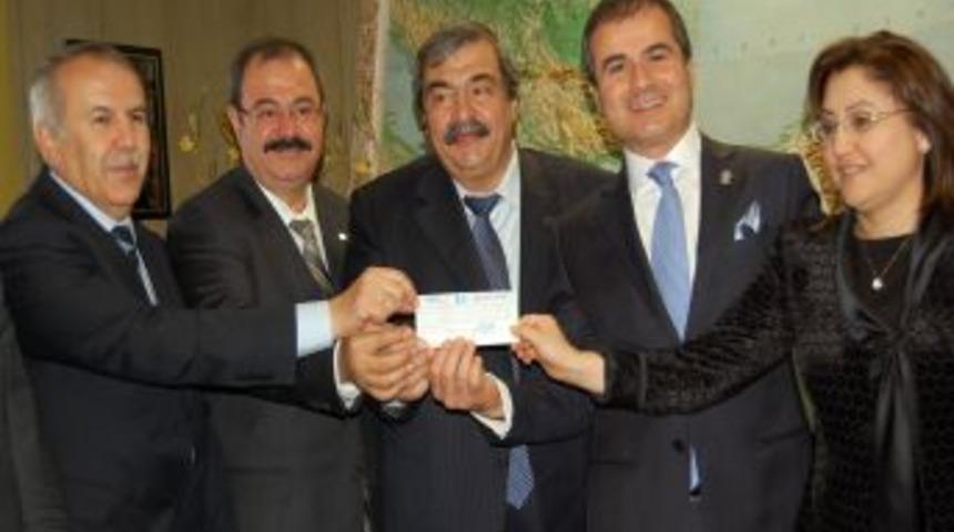 Bakan Kılı&ccedil;: Van depreminde binalar yıkılırken kalpler yeniden inşa edildi